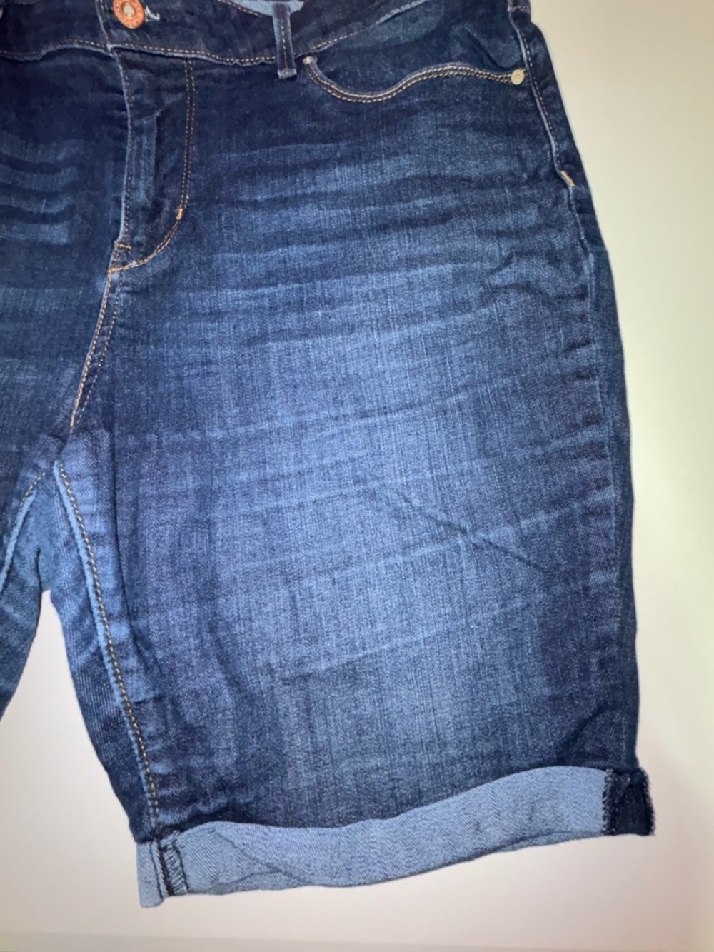 Women’s Signature Dark Blue Cropped Denim Bermuda Shorts - Picture 4 of 16
